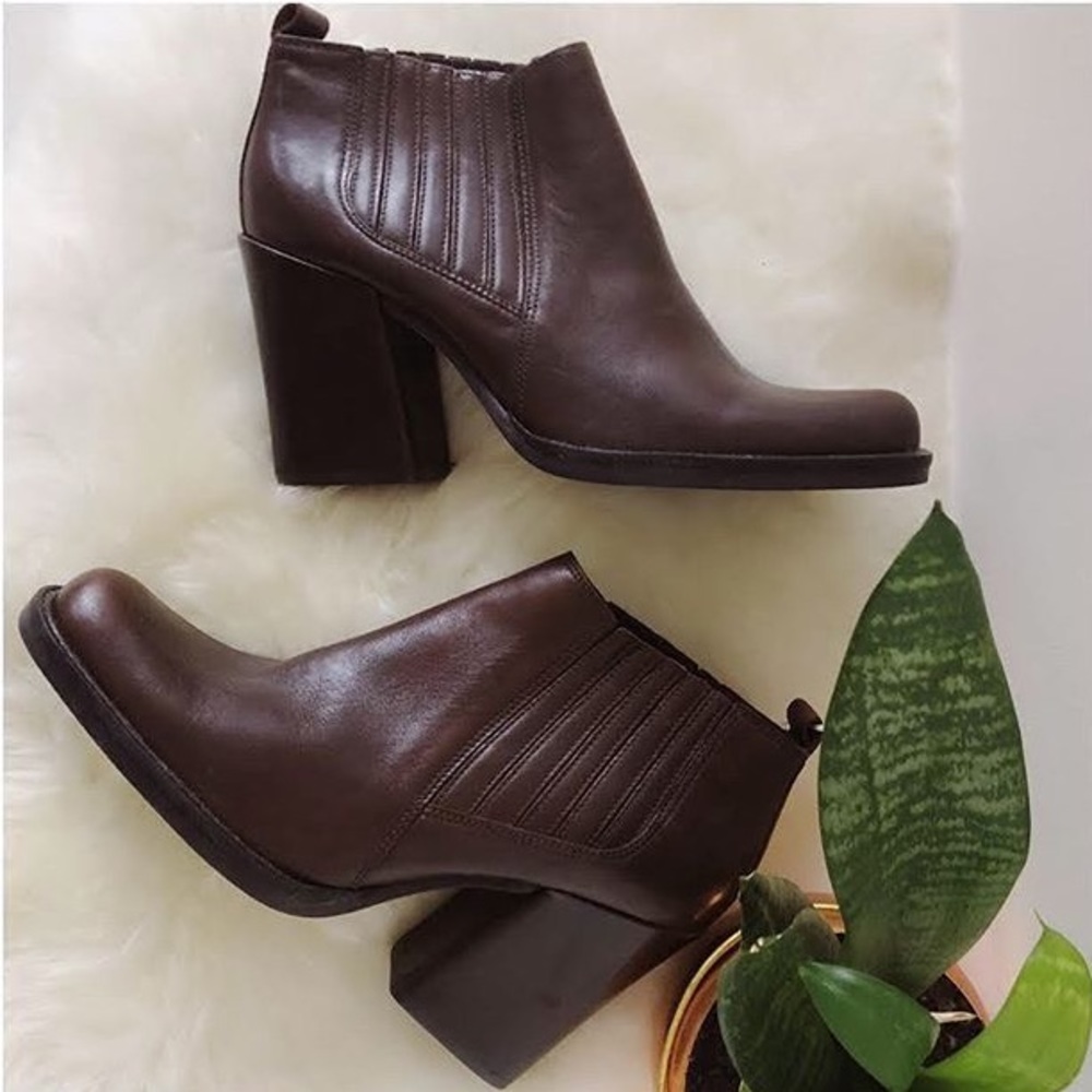 Vintage Diba High Chelsea boots